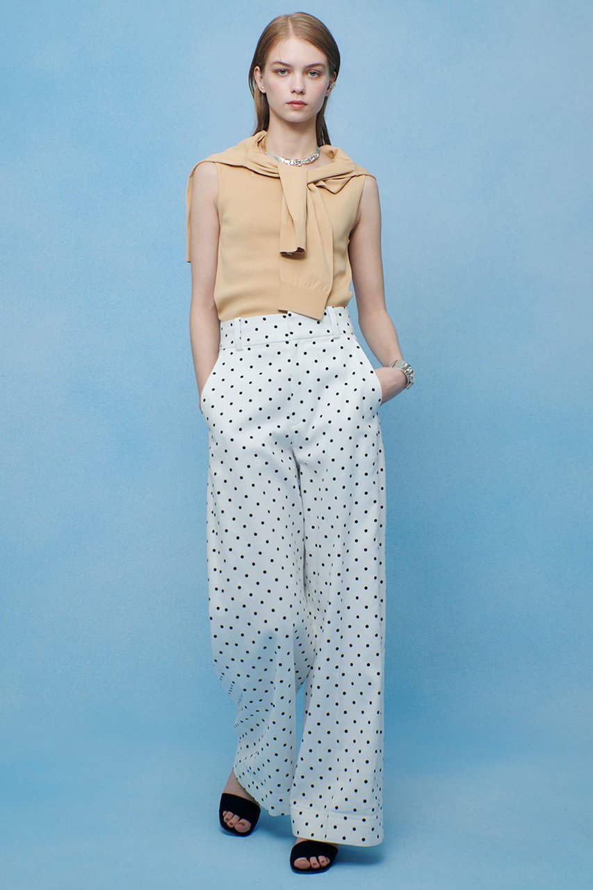 【アルアバイル/allureville】の【LOULOU WILLOUGHBY】スクエアタンク 人気、トレンドファッション・服の通販 founy(ファニー) 　ファッション　Fashion　レディースファッション　Fashion for Women　トップス・カットソー　Cut & Sew Tops　キャミソール&ノースリーブ　Camisoles & Sleeveless Tops　シャツ・ブラウス・オフィスカジュアル　Elegant Blouses & Button-Ups　ロングTシャツ・Tシャツ　Longline T-Shirts & Tees　カットソー・ベーシックTシャツ　Cut-and-Sewn Tops / Stretch Tees & Basics　2026年　2026　インナー　Innerwear　キャミソール　Camisole, Spaghetti Strap Top　ジャケット　Jacket, Outerwear　スクエア　Square, Square Shape　タンク　Tank Top, Sleeveless Top　デコルテ　Décolleté, Neckline　エレガント 上品　Elegant　夏　Summer　春　Spring　S/S・春夏　SS, Spring/Summer, Warm Season　other-3|ID: prp329100004865300 ipo3291000000036212897