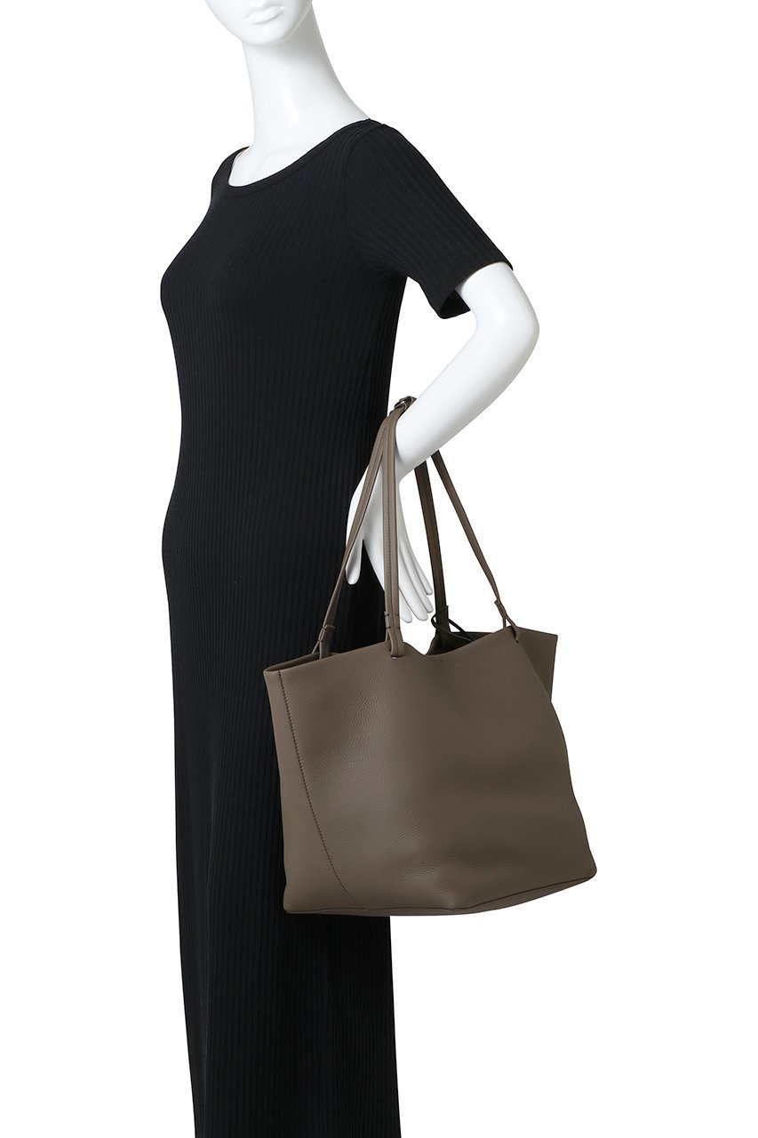 【ザ ロウ/THE ROW】のPARK TOTE THREE 人気、トレンドファッション・服の通販 founy(ファニー) 　ファッション　Fashion　レディースファッション　Fashion for Women　バッグ　Bags　2026年　2026　ポーチ　Pouch, Small Case　A/W・秋冬　Autumn/Winter　other-2|ID: prp329100004872698 ipo3291000000036343369