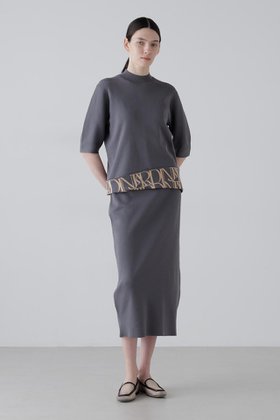 【アドーア/ADORE】 ヒドゥンロゴニットスカート人気、トレンドファッション・服の通販 founy(ファニー) ファッション Fashion レディースファッション Fashion for Women スカート Skirts おすすめ Recommended / Our Picks ジャカード／ジャガード Jacquard, Woven Pattern スリット Slit, Slit Detail セットアップ Set-Up, Coordinated Outfit エレガント 上品 Elegant |ID:prp329100004872849