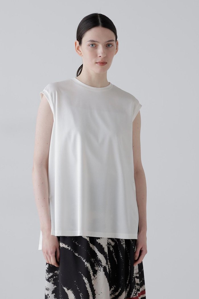 【アドーア/ADORE】のハイゲージコンパクトジャージーノースリーブ インテリア・キッズ・メンズ・レディースファッション・服の通販 founy(ファニー) https://founy.com/ ファッション Fashion レディースファッション Fashion for Women トップス・カットソー Cut & Sew Tops キャミソール&ノースリーブ Camisoles & Sleeveless Tops シャツ・ブラウス・オフィスカジュアル Elegant Blouses & Button-Ups ロングTシャツ・Tシャツ Longline T-Shirts & Tees カットソー・ベーシックTシャツ Cut-and-Sewn Tops / Stretch Tees & Basics キャミソール Camisole, Spaghetti Strap Top スリット Slit, Slit Detail タンク Tank Top, Sleeveless Top ノースリーブ Sleeveless, No-Sleeve エレガント 上品 Elegant |ID: prp329100004872858 ipo3291000000036345012