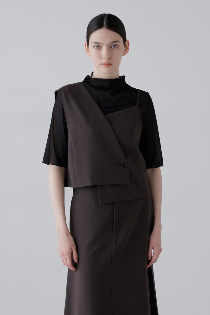 【アドーア/ADORE】のドライタッチトロアシメトップス インテリア・キッズ・メンズ・レディースファッション・服の通販 founy(ファニー) https://founy.com/ ファッション Fashion レディースファッション Fashion for Women トップス・カットソー Cut & Sew Tops キャミソール&ノースリーブ Camisoles & Sleeveless Tops シャツ・ブラウス・オフィスカジュアル Elegant Blouses & Button-Ups インナー Innerwear キャミ Camisole, Cami Top キャミソール Camisole, Spaghetti Strap Top シンプル Simple, Minimal ノースリーブ Sleeveless, No-Sleeve |ID: prp329100004872886 ipo3291000000036345259