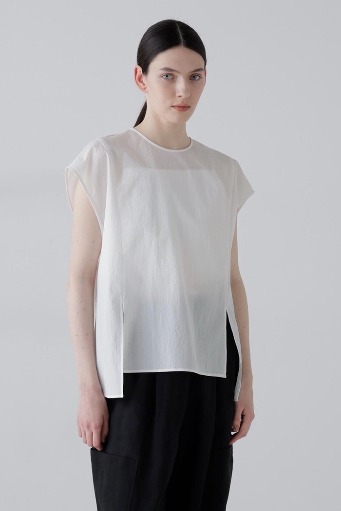 【アドーア/ADORE】のドットメッシュブラウス インテリア・キッズ・メンズ・レディースファッション・服の通販 founy(ファニー) https://founy.com/ ファッション Fashion レディースファッション Fashion for Women トップス・カットソー Cut & Sew Tops シャツ・ブラウス・オフィスカジュアル Elegant Blouses & Button-Ups ショート Short, Short Length スリーブ Sleeve, Long Sleeve / Short Sleeve タンブラー Tumbler, Travel Mug ドロップ Drop Shoulder, Dropped Style メッシュ Mesh, Net Fabric 軽量 Lightweight, Ultra Light |ID: prp329100004872892 ipo3291000000036345311