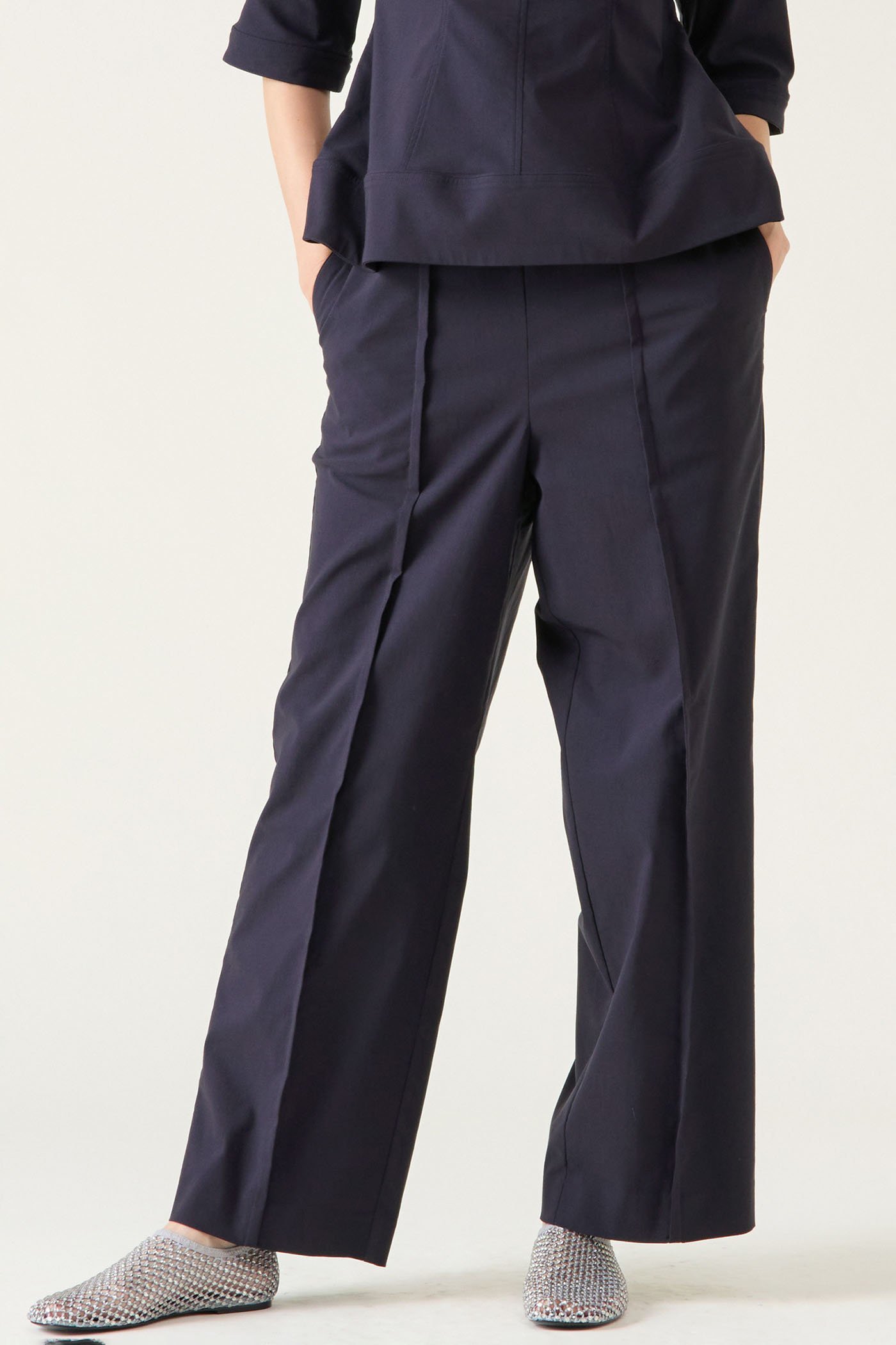 【マルティニーク/martinique】のハイストレッチイージーパンツ(セットアップ可) インテリア・キッズ・メンズ・レディースファッション・服の通販 founy(ファニー) 　ファッション　Fashion　レディースファッション　Fashion for Women　セットアップ　Matching Sets　レディースパンツ・ボトムス　Pants & Trousers / Bottoms　パンツ　Pants & Trousers　おすすめ　Recommended / Our Picks　ストレッチ　Stretch, Stretchy Fabric　セットアップ　Set-Up, Coordinated Outfit　フロント　Front, Front Design　ネイビー|ID: prp329100004872965 ipo3291000000036893893