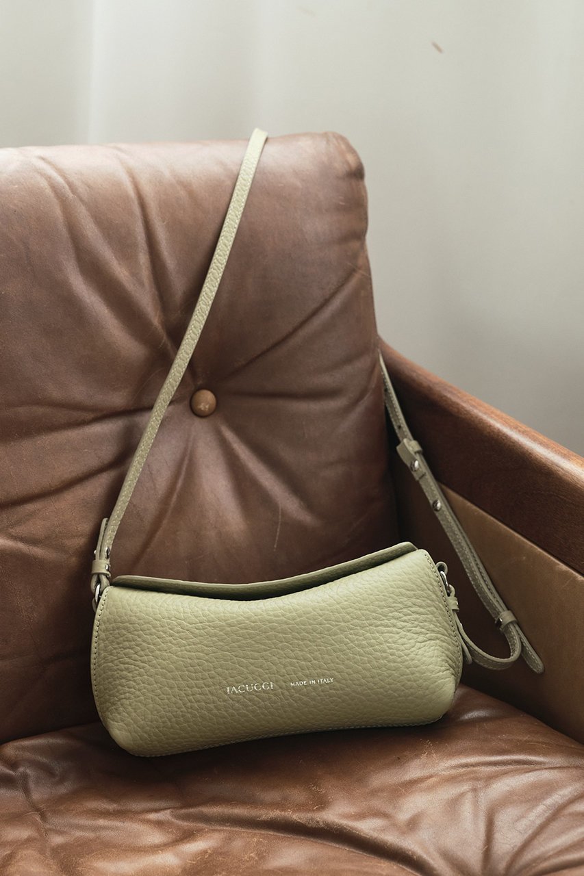 【イアクッチ/IACUCCI】のラーナ SD ALCE 大人の最旬トレンドファッション＆コーディネート founy(ファウニー) 　ファッション　Fashion　レディースファッション　Fashion for Women　バッグ　Bags　イタリア　Italy　エレガント 上品　Elegant　コンパクト　Compact, Small Size　ショルダー　Shoulder, Shoulder Strap　スタイリッシュ　Stylish, Fashionable　人気　Popular, Best Seller　フォルム　Silhouette, Form　マグネット　Magnet, Magnetic Closure　リップ　Lip, Lip Motif　other-2|ID: prp329100004873039 ipo3291000000037213742