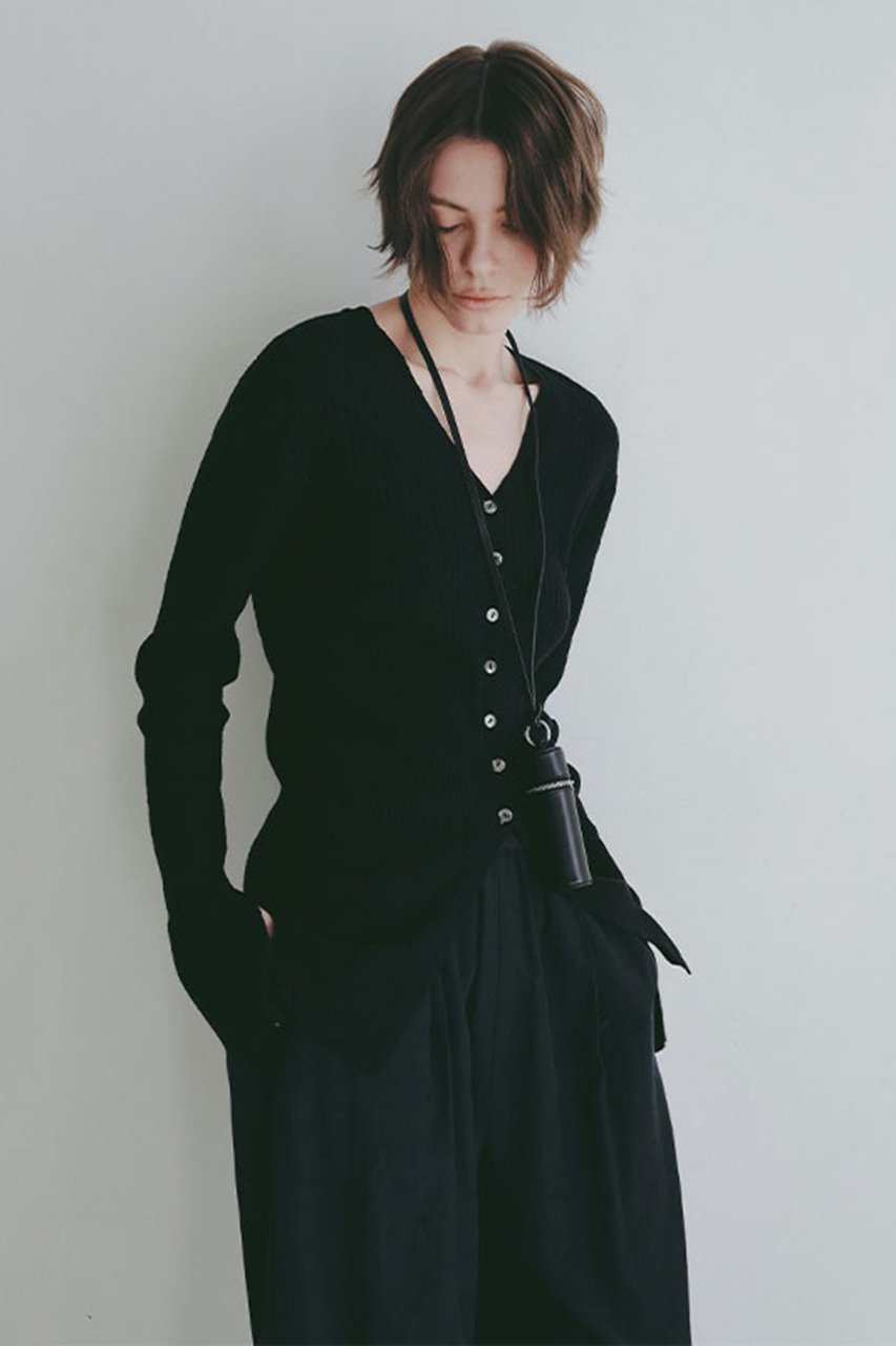 【エトレトウキョウ/ETRE TOKYO】のVネックリブニットカーディガン インテリア・キッズ・メンズ・レディースファッション・服の通販 founy(ファウニー) 　ファッション　Fashion　レディースファッション　Fashion for Women　トップス・カットソー　Cut & Sew Tops　ニット　Knit Tops & Sweaters　カーディガン・羽織り　Layered Style Cardigans　Vネックトップス　V-Neck Tops / V-Cut Neckline Shirts　カーディガン　Cardigan, Knitwear　スラックス　Slacks, Dress Pants　スリット　Slit, Slit Detail　デコルテ　Décolleté, Neckline　デニム　Denim, Jeans Material　フロント　Front, Front Design　リネン　Linen, Linen Fabric　リラックス　Relax, Relaxed Fit　ワイド　Wide, Wide Fit　ブラック|ID: prp329100004873044 ipo3291000000037238577