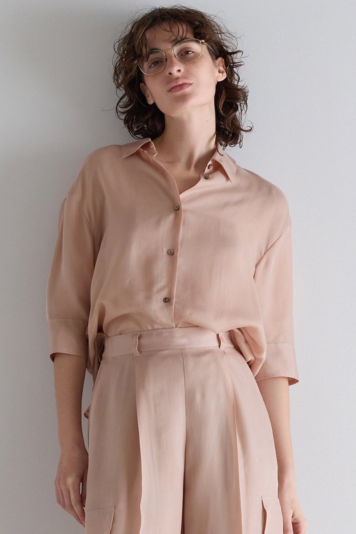 【マルティニーク/martinique】のシルキーキュプラオーバーサイズスリーブシャツ(セットアップ可) インテリア・キッズ・メンズ・レディースファッション・服の通販 founy(ファニー) https://founy.com/ ファッション Fashion レディースファッション Fashion for Women トップス・カットソー Cut & Sew Tops シャツ・ブラウス・オフィスカジュアル Elegant Blouses & Button-Ups おすすめ Recommended / Our Picks とろみ Fluid, Flowy Fabric キュプラ Cupro, Eco Fabric ショート Short, Short Length シルク Silk, 100% Silk スリット Slit, Slit Detail スリーブ Sleeve, Long Sleeve / Short Sleeve セットアップ Set-Up, Coordinated Outfit ロング Long, Long-Length 新作・新入荷 New Arrivals / New In 春 Spring 秋 Autumn |ID: prp329100004873181 ipo3291000000036385858