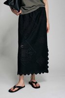 【ブリル/BRILL】のシシュウタイトスカート 人気、トレンドファッション・服の通販 founy(ファニー) ファッション Fashion レディースファッション Fashion for Women スカート Skirts ロングスカート Long Skirts / Maxi & Midi Skirts ストレート Straight, Straight Cut スリット Slit, Slit Detail パッチワーク Patchwork, Mixed Fabric リネン Linen, Linen Fabric ロング Long, Long-Length |ID:prp329100004873202