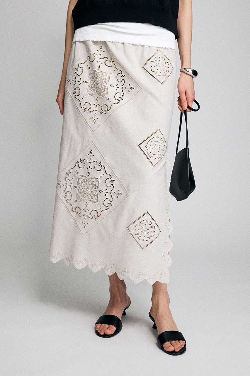 【ブリル/BRILL】のシシュウタイトスカート インテリア・キッズ・メンズ・レディースファッション・服の通販 founy(ファニー) 　ファッション　Fashion　レディースファッション　Fashion for Women　スカート　Skirts　ロングスカート　Long Skirts / Maxi & Midi Skirts　ストレート　Straight, Straight Cut　スリット　Slit, Slit Detail　パッチワーク　Patchwork, Mixed Fabric　リネン　Linen, Linen Fabric　ロング　Long, Long-Length　ナチュラル|ID: prp329100004873202 ipo3291000000036894674