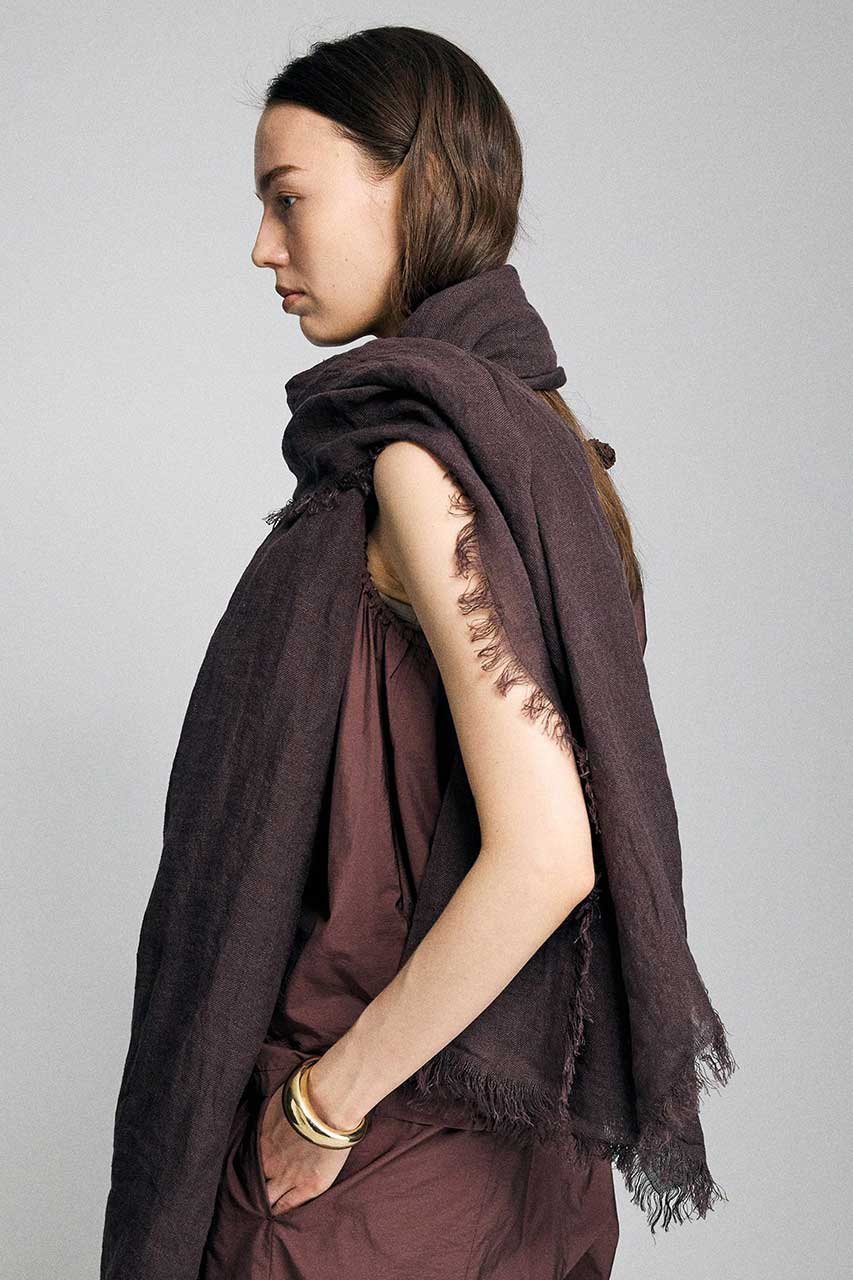 【ブリル/BRILL】のタフタギャザーノースリーブブラウス 人気、トレンドファッション・服の通販 founy(ファニー) ファッション Fashion レディースファッション Fashion for Women トップス・カットソー Cut & Sew Tops キャミソール&ノースリーブ Camisoles & Sleeveless Tops シャツ・ブラウス・オフィスカジュアル Elegant Blouses & Button-Ups ギャザー Gathered, Ruffled タフタ Taffeta, Structured Fabric タンク Tank Top, Sleeveless Top ノースリーブ Sleeveless, No-Sleeve フォルム Silhouette, Form エレガント 上品 Elegant 新作・新入荷 New Arrivals / New In other-2|ID: prp329100004873359 ipo3291000000036349183