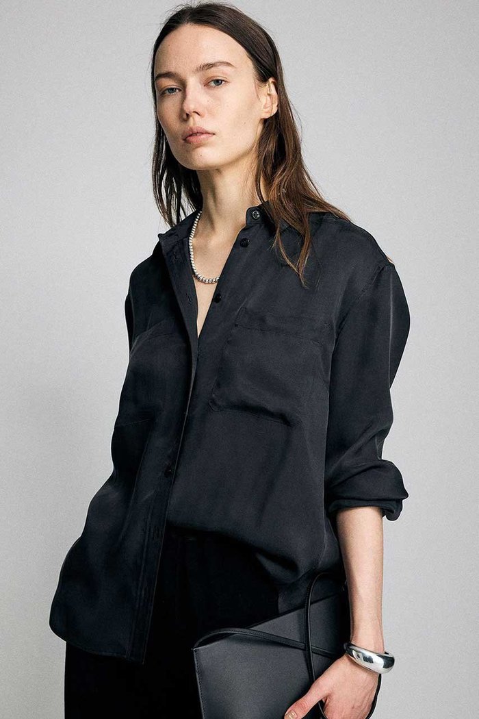 【ブリル/BRILL】のサテンリラックスシャツ インテリア・キッズ・メンズ・レディースファッション・服の通販 founy(ファニー) https://founy.com/ ファッション Fashion レディースファッション Fashion for Women トップス・カットソー Cut & Sew Tops シャツ・ブラウス・オフィスカジュアル Elegant Blouses & Button-Ups キュプラ Cupro, Eco Fabric スリーブ Sleeve, Long Sleeve / Short Sleeve フィット Fit, Slim Fit ロング Long, Long-Length 新作・新入荷 New Arrivals / New In |ID: prp329100004873364 ipo3291000000036403910