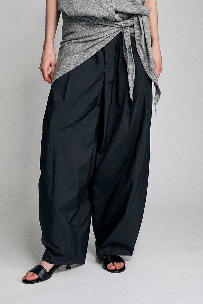 【ブリル/BRILL】のタフタイージーパンツ インテリア・キッズ・メンズ・レディースファッション・服の通販 founy(ファニー) https://founy.com/ ファッション Fashion レディースファッション Fashion for Women パンツ Pants & Trousers タフタ Taffeta, Structured Fabric フォルム Silhouette, Form エレガント 上品 Elegant 新作・新入荷 New Arrivals / New In |ID: prp329100004873369 ipo3291000000036943891