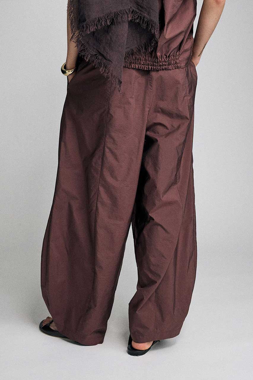 【ブリル/BRILL】のタフタイージーパンツ 大人の最旬トレンドファッション＆コーディネート founy(ファウニー) 　ファッション　Fashion　レディースファッション　Fashion for Women　パンツ　Pants & Trousers　タフタ　Taffeta, Structured Fabric　フォルム　Silhouette, Form　エレガント 上品　Elegant　other-3|ID: prp329100004873369 ipo3291000000036945857