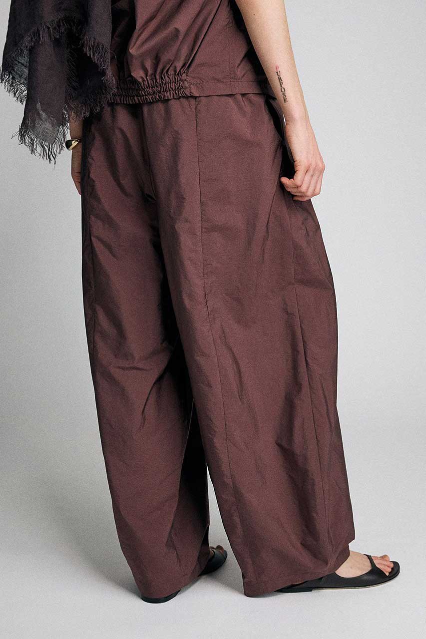 【ブリル/BRILL】のタフタイージーパンツ 大人の最旬トレンドファッション＆コーディネート founy(ファウニー) 　ファッション　Fashion　レディースファッション　Fashion for Women　パンツ　Pants & Trousers　タフタ　Taffeta, Structured Fabric　フォルム　Silhouette, Form　エレガント 上品　Elegant　other-4|ID: prp329100004873369 ipo3291000000036945859