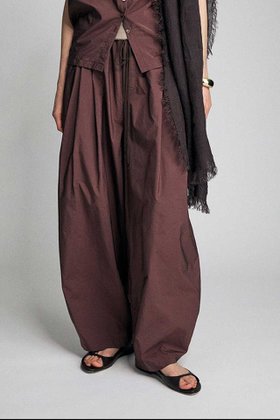 【ブリル/BRILL】のタフタイージーパンツ 大人の最旬トレンドファッション＆コーディネート founy(ファウニー) ファッション Fashion レディースファッション Fashion for Women パンツ Pants & Trousers タフタ Taffeta, Structured Fabric フォルム Silhouette, Form エレガント 上品 Elegant |ID:prp329100004873369
