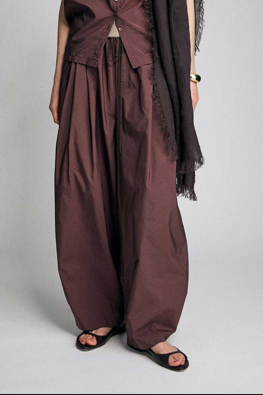 【ブリル/BRILL】のタフタイージーパンツ 大人の最旬トレンドファッション＆コーディネート founy(ファウニー) 　ファッション　Fashion　レディースファッション　Fashion for Women　パンツ　Pants & Trousers　タフタ　Taffeta, Structured Fabric　フォルム　Silhouette, Form　エレガント 上品　Elegant　 other-1|ID: prp329100004873369 ipo3291000000037215403