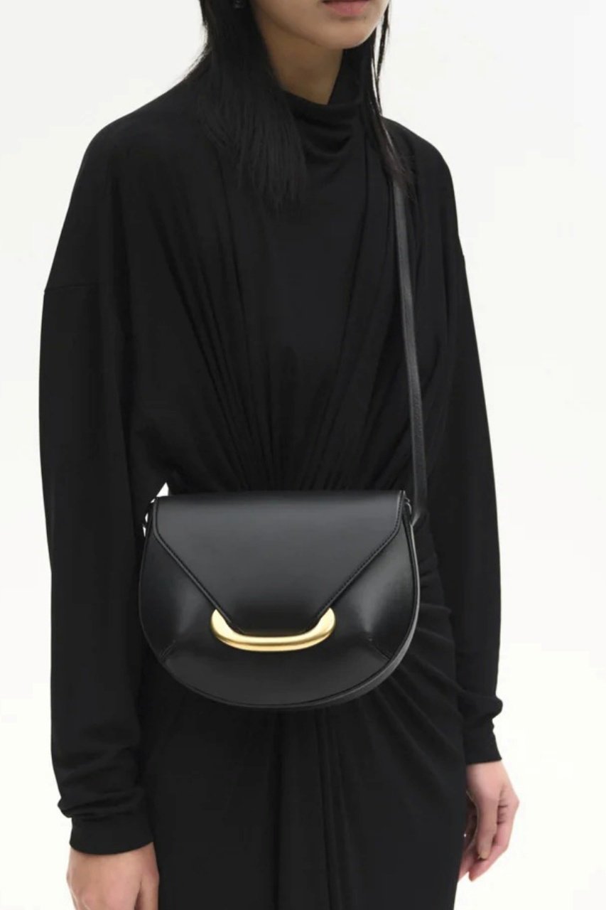 【ワンドラー/WANDLER】のVeneto Crossbody 大人の最旬トレンドファッション＆コーディネート founy(ファウニー) 　ファッション　Fashion　レディースファッション　Fashion for Women　バッグ　Bags　ショルダー　Shoulder, Shoulder Strap　フォルム　Silhouette, Form　ポシェット　Pochette, Mini Bag　ラップ　Wrap, Wrap Design　ロング　Long, Long-Length　エレガント 上品　Elegant　other-2|ID: prp329100004873595 ipo3291000000036959722