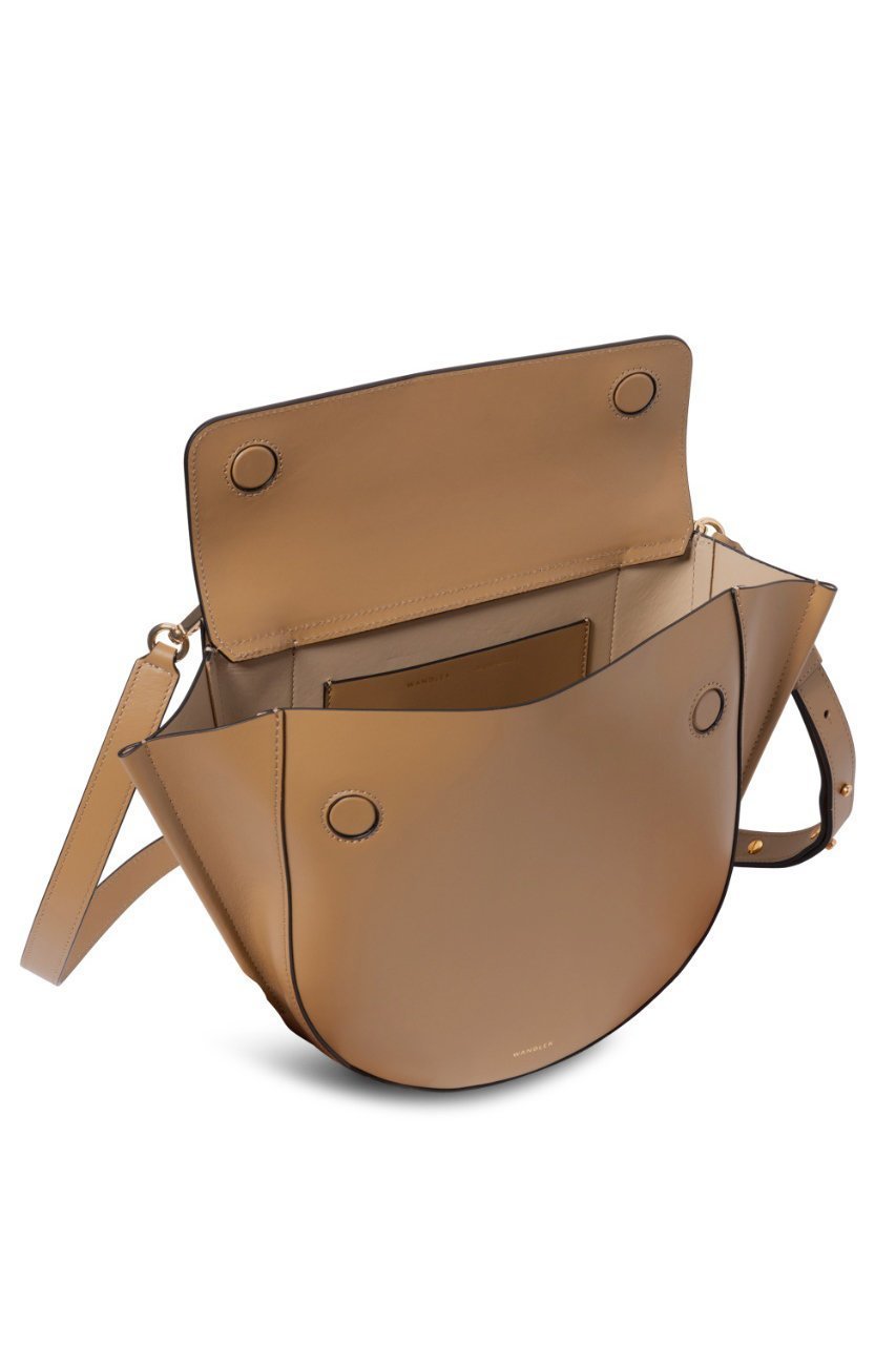 【ワンドラー/WANDLER】のHortensia Bag Medium 大人の最旬トレンドファッション＆コーディネート founy(ファウニー) 　ファッション　Fashion　レディースファッション　Fashion for Women　バッグ　Bags　フォルム　Silhouette, Form　ポケット　Pocket, Pocket Detail　マグネット　Magnet, Magnetic Closure　ラップ　Wrap, Wrap Design　other-5|ID: prp329100004873616 ipo3291000000037213430
