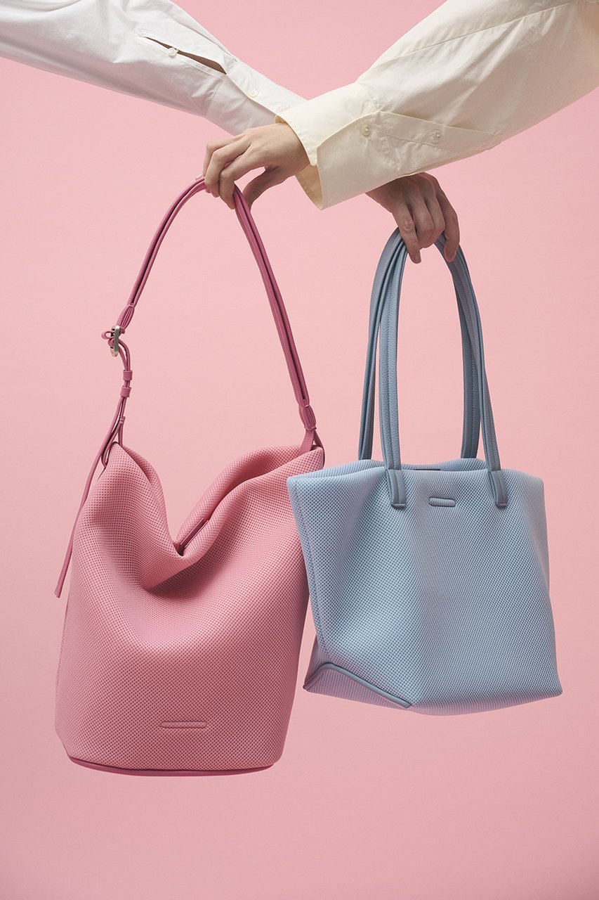 【オブジェクツアイオー/objcts.io】のエッセンシャルメッシュトート ミディアム 人気、トレンドファッション・服の通販 founy(ファニー) ファッション Fashion レディースファッション Fashion for Women バッグ Bags ユニセックス Unisex, Genderless クッション Cushion, Throw Pillow ミックス Mix, Mixed Style メッシュ Mesh, Net Fabric ヨガ Yoga, Yoga Wear 新作・新入荷 New Arrivals / New In 軽量 Lightweight, Ultra Light ビジネス 仕事 通勤 Business / Work / Commuting other-3|ID: prp329100004873829 ipo3291000000036352965