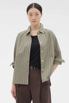 【マーガレットハウエル/MARGARET HOWELL】のWIDE STRIPE COTTON SHIRT 人気、トレンドファッション・服の通販 founy(ファニー) ファッション Fashion レディースファッション Fashion for Women トップス・カットソー Cut & Sew Tops シャツ・ブラウス・オフィスカジュアル Elegant Blouses & Button-Ups なめらか Smooth, Silky Texture シャンブレー Chambray, Denim-Like Fabric ストライプ Stripe, Striped Pattern スリーブ Sleeve, Long Sleeve / Short Sleeve バランス Balance, Style Balance ベーシック Basic, Essential ロング Long, Long-Length ワイド Wide, Wide Fit 新作・新入荷 New Arrivals / New In thumbnail カーキ|ID: prp329100004873933 ipo3291000000036353837