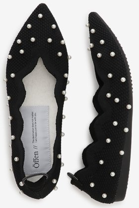 【オッフェン/Offen】 scallop pearls pattern人気、トレンドファッション・服の通販 founy(ファニー) ファッション Fashion レディースファッション Fashion for Women おすすめ Recommended / Our Picks カッティング Cutting Detail クッション Cushion, Throw Pillow シューズ Shoes, Footwear スカラップ Scallop, Scalloped Edge パーティ Party, Party Style パール Pearl, Pearl Accent フラット Flat, Flat Shoes 再入荷 Restock / Back in Stock 結婚式 Wedding 軽量 Lightweight, Ultra Light |ID:prp329100004874159