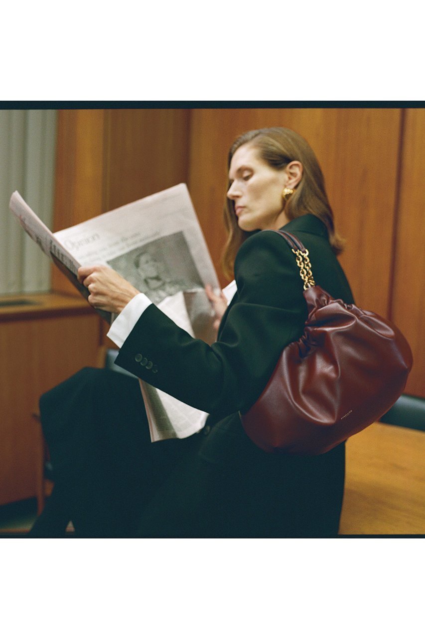 【デメリエー ロンドン/DEMELLIER LONDON】のTHE MIDI MIAMI ショルダーバッグ 人気、トレンドファッション・服の通販 founy(ファニー) ファッション Fashion レディースファッション Fashion for Women バッグ Bags ギャザー Gathered, Ruffled チェーン Chain, Chain Strap フォルム Silhouette, Form ラップ Wrap, Wrap Design リュクス Luxury, Elegant, High-End, Chic ロンドン London Style, British Inspired other-2|ID: prp329100004874304 ipo3291000000036356756