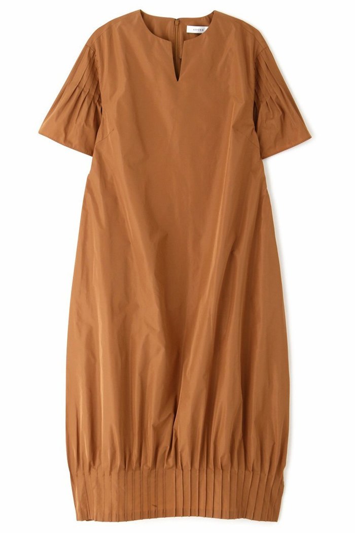 【アドーア/ADORE】のマイクロタフタワンピース インテリア・キッズ・メンズ・レディースファッション・服の通販 founy(ファニー) https://founy.com/ ファッション Fashion レディースファッション Fashion for Women ワンピース Dresses チュニック Tunic Tops & Dresses エレガント 上品 Elegant スリット Slit, Slit Detail タフタ Taffeta, Structured Fabric チュニック Tunic, Long Top バルーン Balloon, Balloon Silhouette フォルム Silhouette, Form フレア Flare, Flared ロング Long, Long-Length |ID: prp329100004874708 ipo3291000000036359838