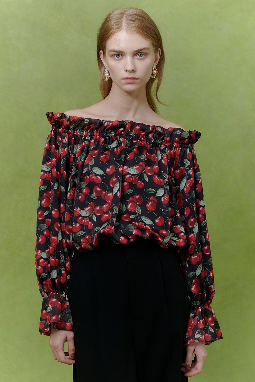 【アルアバイル/allureville】の【LOULOU WILLOUGHBY】LISAチェリープリントオフショルブラウス 人気、トレンドファッション・服の通販 founy(ファニー) 　ファッション　Fashion　レディースファッション　Fashion for Women　トップス・カットソー　Cut & Sew Tops　シャツ・ブラウス・オフィスカジュアル　Elegant Blouses & Button-Ups　なめらか　Smooth, Silky Texture　サテン　Satin, Glossy Fabric　ジョーゼット　Georgette, Semi-Sheer Fabric　スリーブ　Sleeve, Long Sleeve / Short Sleeve　チェリー　Cherry, Cherry Pattern　プリント　Print, Printed Pattern　ロング　Long, Long-Length　other-8|ID: prp329100004874971 ipo3291000000036361901