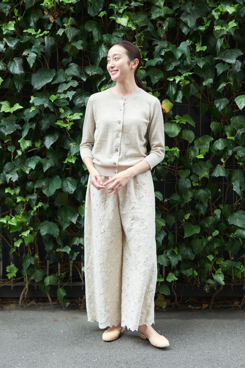 【プリスティン/PRISTINE】のフラワーエンブパンツ 人気、トレンドファッション・服の通販 founy(ファニー) 　ファッション　Fashion　レディースファッション　Fashion for Women　パンツ　Pants & Trousers　春　Spring　シンプル　Simple, Minimal　スカラップ　Scallop, Scalloped Edge　セットアップ　Set-Up, Coordinated Outfit　ハンド　Hand, Handmade　フラワー　Flower, Floral　ベーシック　Basic, Essential　リネン　Linen, Linen Fabric　レース　Lace, Lace Fabric　セレモニー　Ceremony　other-7|ID: prp329100004875157 ipo3291000000036363058