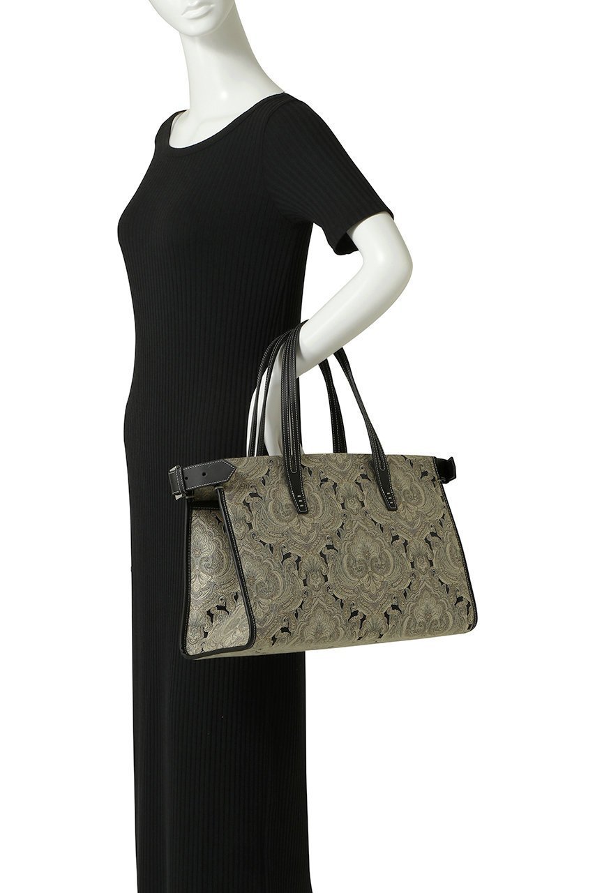 【ア ヴァケーション/A VACATION】のBATH トートバッグ 人気、トレンドファッション・服の通販 founy(ファニー) 　ファッション　Fashion　レディースファッション　Fashion for Women　バッグ　Bags　シンプル　Simple, Minimal　スタイリッシュ　Stylish, Fashionable　スマート　Smart, Elegant　フィット　Fit, Slim Fit　フォルム　Silhouette, Form　ポケット　Pocket, Pocket Detail　ワーク　Workwear, Utility Style　新作・新入荷　New Arrivals / New In　財布　Wallet, Purse　other-3|ID: prp329100004875329 ipo3291000000036364287