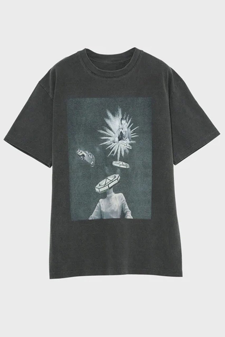 【スタニングルアー/STUNNING LURE】のKUROiro TEE ROUND SHAPE S/S TEE with M!DOR! 2 インテリア・キッズ・メンズ・レディースファッション・服の通販 founy(ファニー) 　ファッション　Fashion　レディースファッション　Fashion for Women　トップス・カットソー　Cut & Sew Tops　シャツ・ブラウス・オフィスカジュアル　Elegant Blouses & Button-Ups　ロングTシャツ・Tシャツ　Longline T-Shirts & Tees　カットソー・ベーシックTシャツ　Cut-and-Sewn Tops / Stretch Tees & Basics　クラシック　Classic, Timeless Style　ショート　Short, Short Length　スリーブ　Sleeve, Long Sleeve / Short Sleeve　プリント　Print, Printed Pattern　夏　Summer　S/S・春夏　SS, Spring/Summer, Warm Season　ブラック|ID: prp329100004875391 ipo3291000000036364689