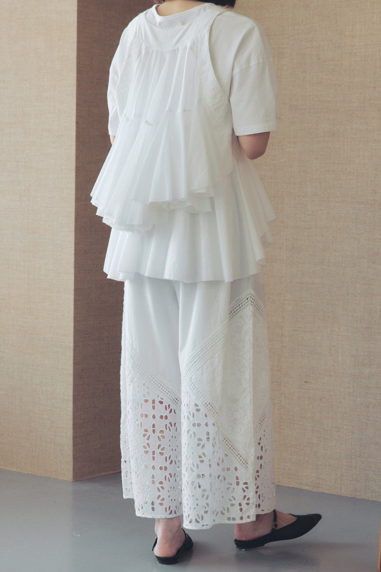 【アユーシ/AAYUSHI】のレースパッチワークパンツ 大人の最旬トレンドファッション＆コーディネート founy(ファウニー) 　ファッション　Fashion　レディースファッション　Fashion for Women　パンツ　Pants & Trousers　インド　Indian Textile　春　Spring　サンダル　Sandals, Summer Shoes　シルク　Silk, 100% Silk　シンプル　Simple, Minimal　パッチワーク　Patchwork, Mixed Fabric　フラット　Flat, Flat Shoes　フレア　Flare, Flared　ランダム　Random, Irregular　レース　Lace, Lace Fabric　S/S・春夏　SS, Spring/Summer, Warm Season　夏　Summer　エレガント 上品　Elegant　other-8|ID: prp329100004875636 ipo3291000000037239847