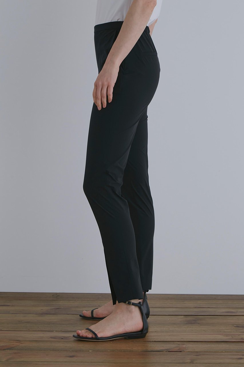 【ル フィル/LE PHIL】のSOLOTEXブロードセンタースリットパンツ 人気、トレンドファッション・服の通販 founy(ファニー) 　ファッション　Fashion　レディースファッション　Fashion for Women　パンツ　Pants & Trousers　スタンダード　Standard, Basic　ストレッチ　Stretch, Stretchy Fabric　スリット　Slit, Slit Detail　テーパード　Tapered, Tapered Pants　ブロード　Broadcloth, Fine Cotton　夏　Summer　定番　Standard, Basic Item　新作・新入荷　New Arrivals / New In　旅行　Travel　other-4|ID: prp329100004875654 ipo3291000000036366555