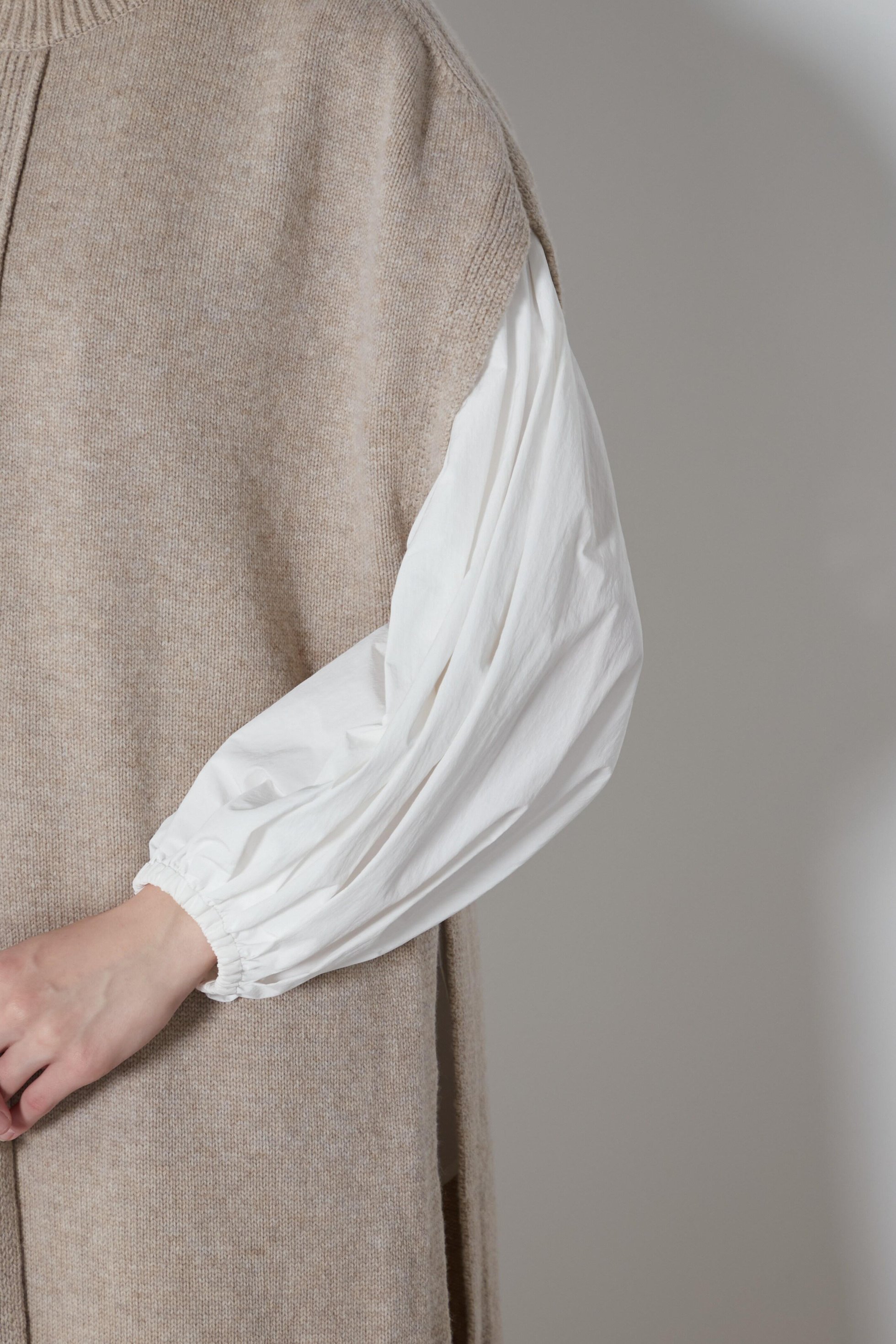 【ル フィル/LE PHIL】の《LE PHIL》ウールミドルゲージ 人気、トレンドファッション・服の通販 founy(ファニー) 　ファッション　Fashion　レディースファッション　Fashion for Women　トップス・カットソー　Cut & Sew Tops　ニット　Knit Tops & Sweaters　カジュアルプルオーバー・ニットトップス　Pullovers & Knit Tops / Casual Pullovers　スリット　Slit, Slit Detail　新作・新入荷　New Arrivals / New In　other-7|ID: prp329100004875709 ipo3291000000036366938