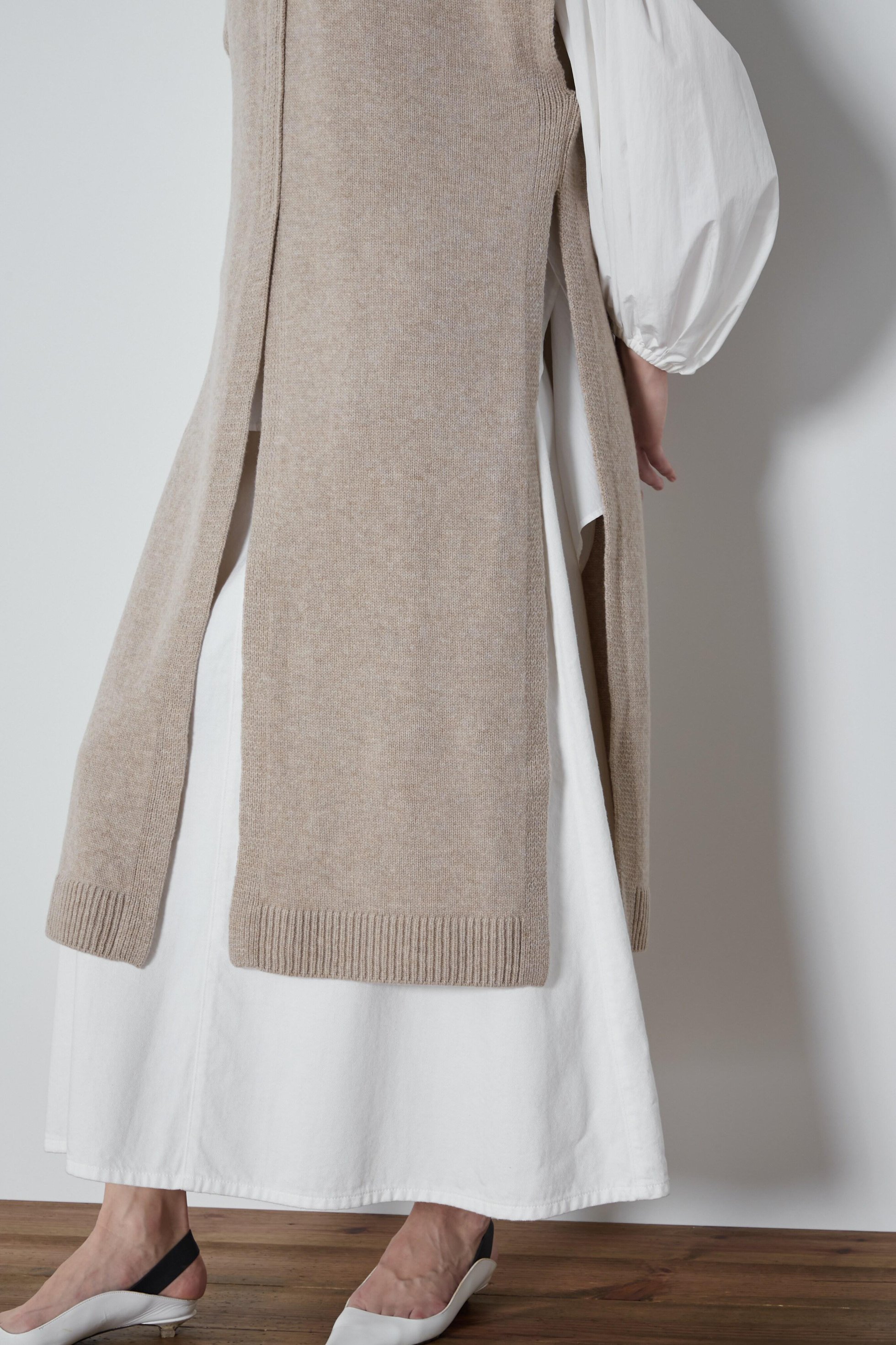 【ル フィル/LE PHIL】の《LE PHIL》ウールミドルゲージ 人気、トレンドファッション・服の通販 founy(ファニー) 　ファッション　Fashion　レディースファッション　Fashion for Women　トップス・カットソー　Cut & Sew Tops　ニット　Knit Tops & Sweaters　カジュアルプルオーバー・ニットトップス　Pullovers & Knit Tops / Casual Pullovers　スリット　Slit, Slit Detail　新作・新入荷　New Arrivals / New In　other-8|ID: prp329100004875709 ipo3291000000036366940