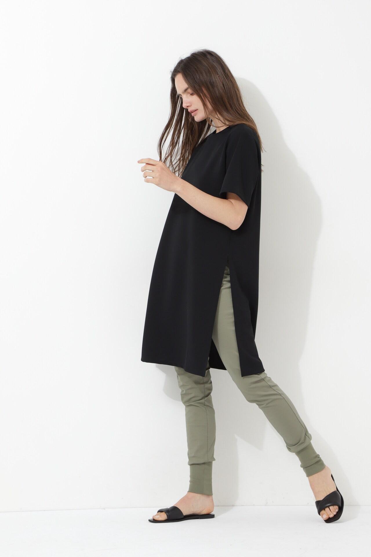 【ル フィル/LE PHIL】の《LE PHIL》ハイストレッチポンチリブレギンス 人気、トレンドファッション・服の通販 founy(ファニー) 　ファッション　Fashion　レディースファッション　Fashion for Women　パンツ　Pants & Trousers　レギンス　Leggings & Stretch Pants　スタンダード　Standard, Basic　ストレッチ　Stretch, Stretchy Fabric　スポーティ　Sporty, Casual Athletic　フィット　Fit, Slim Fit　新作・新入荷　New Arrivals / New In　other-3|ID: prp329100004875735 ipo3291000000036367079