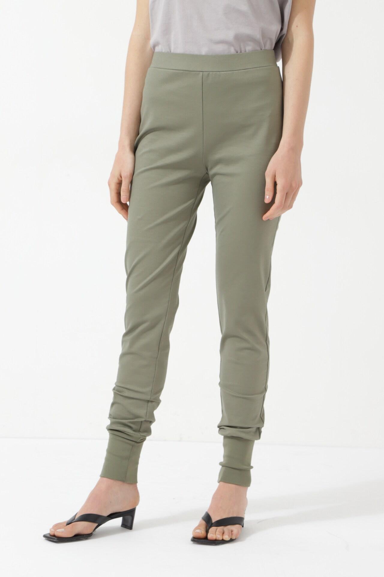 【ル フィル/LE PHIL】の《LE PHIL》ハイストレッチポンチリブレギンス 人気、トレンドファッション・服の通販 founy(ファニー) 　ファッション　Fashion　レディースファッション　Fashion for Women　パンツ　Pants & Trousers　レギンス　Leggings & Stretch Pants　スタンダード　Standard, Basic　ストレッチ　Stretch, Stretchy Fabric　スポーティ　Sporty, Casual Athletic　フィット　Fit, Slim Fit　新作・新入荷　New Arrivals / New In　other-6|ID: prp329100004875735 ipo3291000000036367083