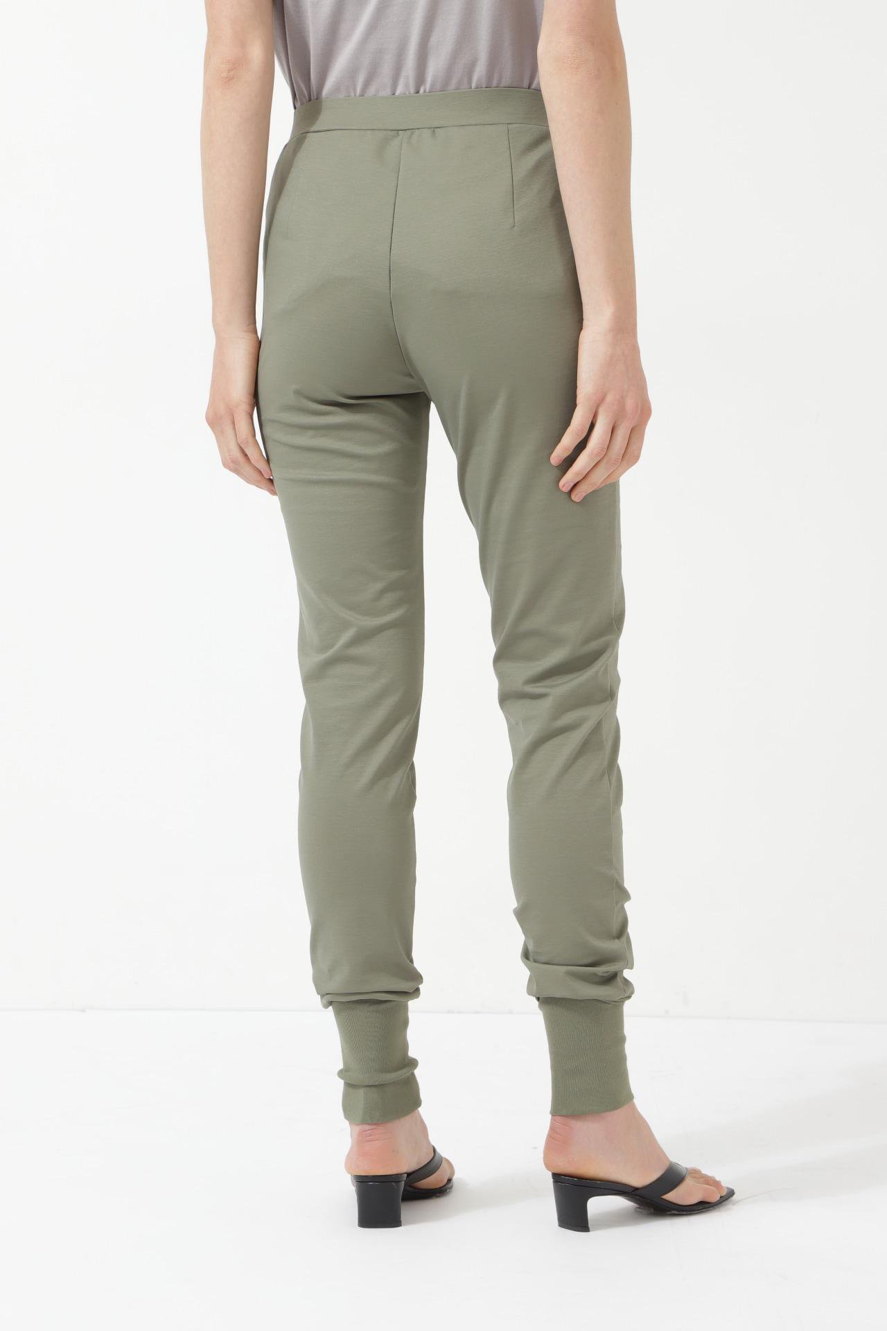 【ル フィル/LE PHIL】の《LE PHIL》ハイストレッチポンチリブレギンス 人気、トレンドファッション・服の通販 founy(ファニー) 　ファッション　Fashion　レディースファッション　Fashion for Women　パンツ　Pants & Trousers　レギンス　Leggings & Stretch Pants　スタンダード　Standard, Basic　ストレッチ　Stretch, Stretchy Fabric　スポーティ　Sporty, Casual Athletic　フィット　Fit, Slim Fit　新作・新入荷　New Arrivals / New In　other-8|ID: prp329100004875735 ipo3291000000036367086