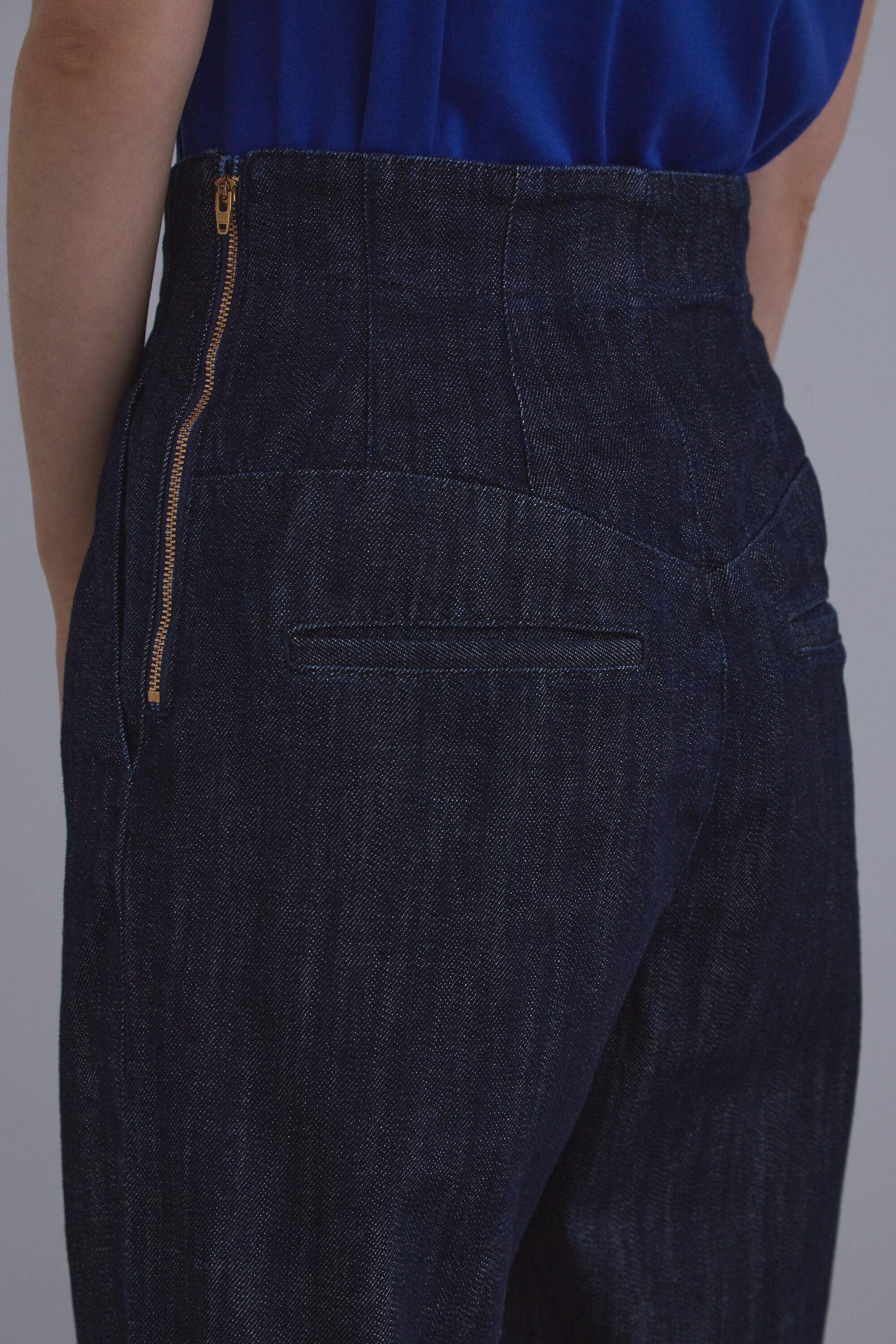 【ル フィル/LE PHIL】の《LE PHIL》ルーズデニムパンツ 人気、トレンドファッション・服の通販 founy(ファニー) 　ファッション　Fashion　レディースファッション　Fashion for Women　パンツ　Pants & Trousers　デニムパンツ・ジーンズ・美脚デニム　Denim Jeans & Pants　インディゴ　Indigo Denim　コクーン　Cocoon, Cocoon Silhouette　スタンダード　Standard, Basic　テーパード　Tapered, Tapered Pants　デニム　Denim, Jeans Material　フォルム　Silhouette, Form　新作・新入荷　New Arrivals / New In　春　Spring　other-8|ID: prp329100004875755 ipo3291000000036367196