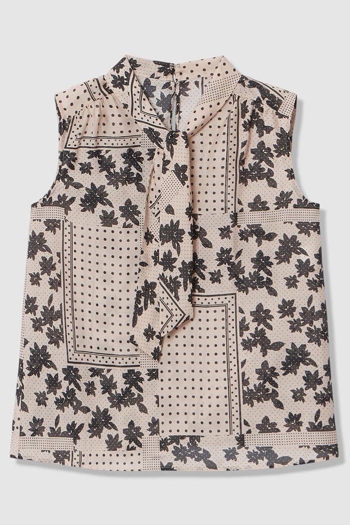 【アナイ/ANAYI】の【セットアップ対応商品】ドットパッチワークプリントボウタイ ブラウス インテリア・キッズ・メンズ・レディースファッション・服の通販 founy(ファニー) https://founy.com/ ファッション Fashion レディースファッション Fashion for Women トップス・カットソー Cut & Sew Tops キャミソール&ノースリーブ Camisoles & Sleeveless Tops シャツ・ブラウス・オフィスカジュアル Elegant Blouses & Button-Ups おすすめ Recommended / Our Picks インナー Innerwear カーディガン Cardigan, Knitwear ジャケット Jacket, Outerwear スカーフ Scarf, Neckwear セットアップ Set-Up, Coordinated Outfit ドット Polka Dot, Dot Pattern ノースリーブ Sleeveless, No-Sleeve パッチワーク Patchwork, Mixed Fabric フラワー Flower, Floral プリント Print, Printed Pattern プリーツ Pleats, Pleated モノトーン Monotone, Black and White エレガント 上品 Elegant 新作・新入荷 New Arrivals / New In |ID: prp329100004875861 ipo3291000000036367870