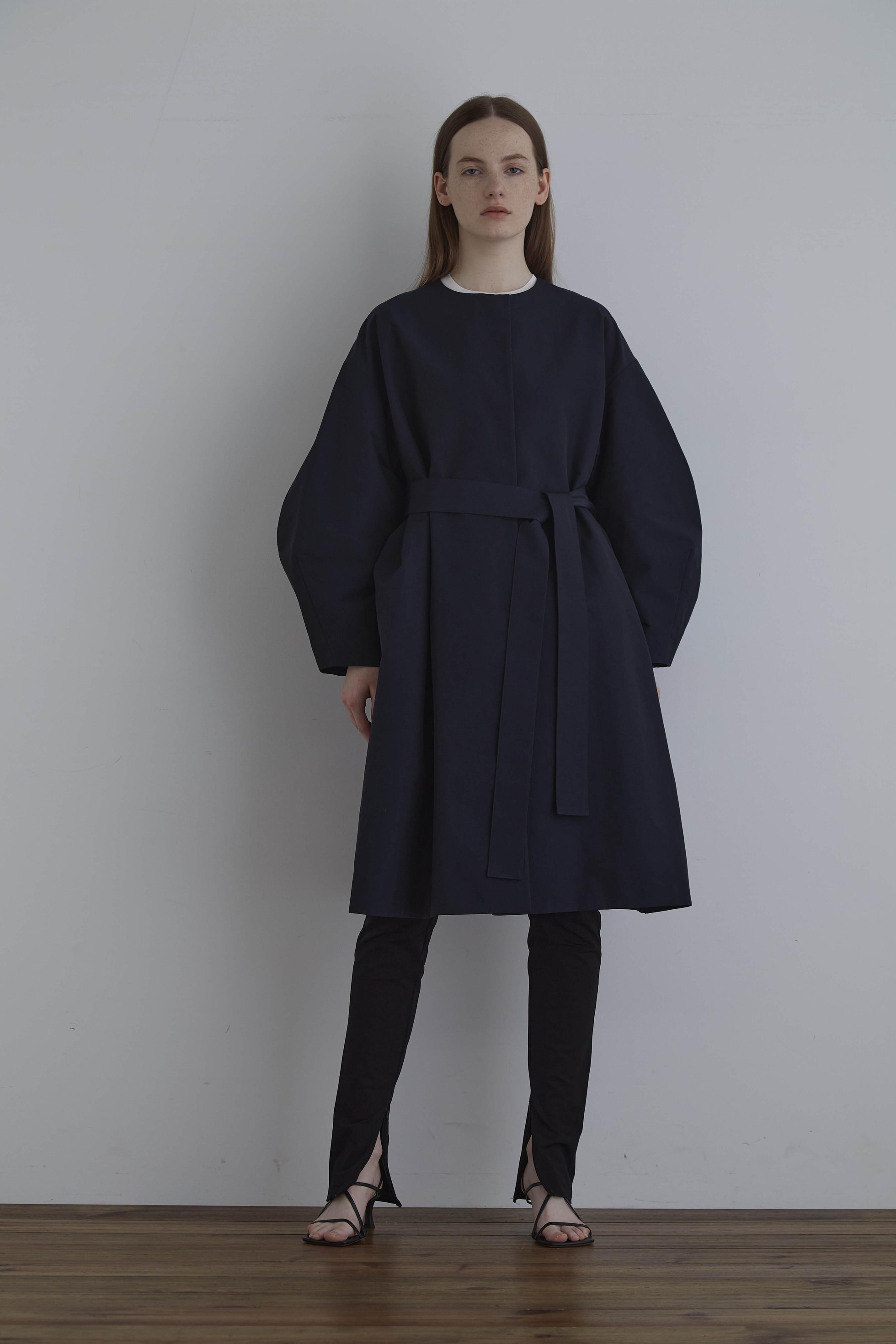 【ル フィル/LE PHIL】のナイロンコットンクロスノーカラーコート 人気、トレンドファッション・服の通販 founy(ファニー) 　ファッション　Fashion　レディースファッション　Fashion for Women　アウター　Coat / Outerwear Collection　コート・ロングコート・ピーコート　Long Coats, Peacoats & More　スタンダード　Standard, Basic　ドレス　Dress, One-Piece　リラックス　Relax, Relaxed Fit　ロング　Long, Long-Length　新作・新入荷　New Arrivals / New In　other-3|ID: prp329100004875875 ipo3291000000036367993