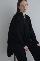 【ル フィル/LE PHIL】のヴィスポンチトップス 人気、トレンドファッション・服の通販 founy(ファニー) ファッション Fashion レディースファッション Fashion for Women トップス・カットソー Cut & Sew Tops シャツ・ブラウス・オフィスカジュアル Elegant Blouses & Button-Ups ロングTシャツ・Tシャツ Longline T-Shirts & Tees カットソー・ベーシックTシャツ Cut-and-Sewn Tops / Stretch Tees & Basics エレガント 上品 Elegant サテン Satin, Glossy Fabric スタンダード Standard, Basic スリーブ Sleeve, Long Sleeve / Short Sleeve ドレープ Drape, Draping Fabric パターン Pattern, Design Print ビッグ Big, Oversized ボトム Bottoms, Lower Wear ロング Long, Long-Length thumbnail ブラック|ID: prp329100004876004 ipo3291000000036368857