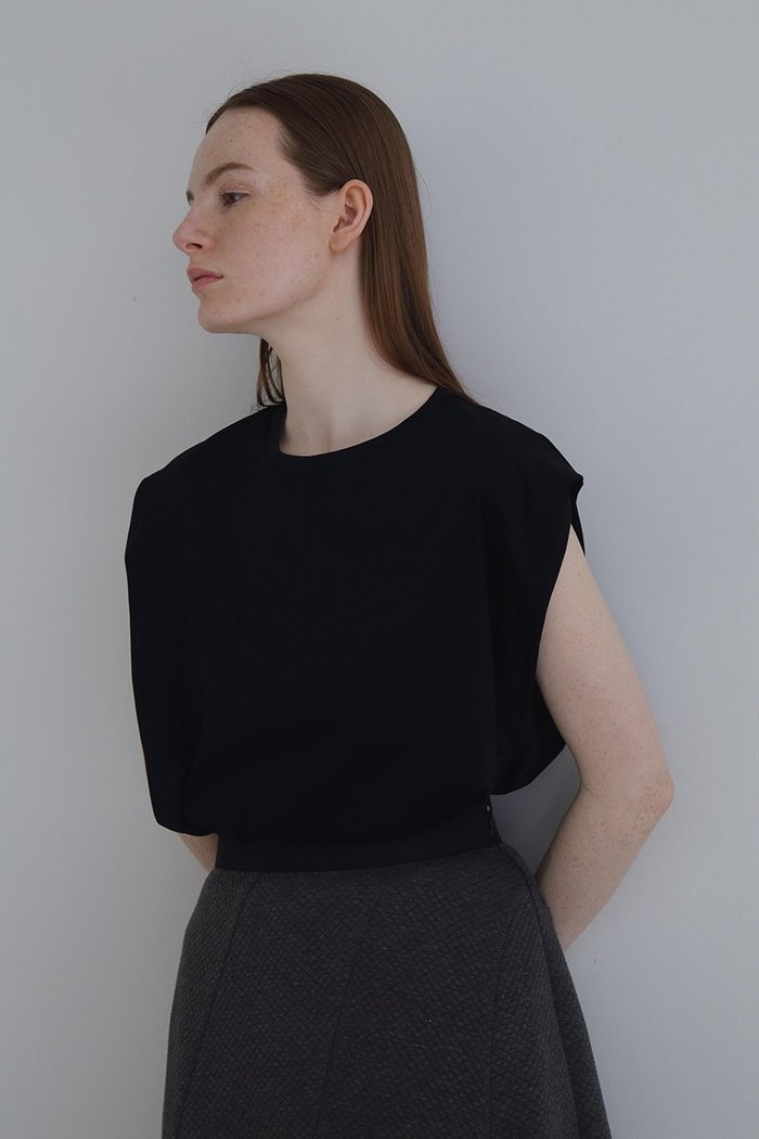 【ル フィル/LE PHIL】の《LE PHIL》シルキースムース インテリア・キッズ・メンズ・レディースファッション・服の通販 founy(ファニー) https://founy.com/ ファッション Fashion レディースファッション Fashion for Women トップス・カットソー Cut & Sew Tops シャツ・ブラウス・オフィスカジュアル Elegant Blouses & Button-Ups ロングTシャツ・Tシャツ Longline T-Shirts & Tees カットソー・ベーシックTシャツ Cut-and-Sewn Tops / Stretch Tees & Basics おすすめ Recommended / Our Picks ショート Short, Short Length スタンダード Standard, Basic スリーブ Sleeve, Long Sleeve / Short Sleeve ドレープ Drape, Draping Fabric フォルム Silhouette, Form 新作・新入荷 New Arrivals / New In |ID: prp329100004876016 ipo3291000000036368929