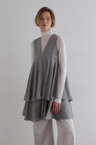 【ル フィル/LE PHIL】の《LE PHIL》ドライウールジレブラウス 人気、トレンドファッション・服の通販 founy(ファニー) ファッション Fashion レディースファッション Fashion for Women アウター Coat / Outerwear Collection トップス・カットソー Cut & Sew Tops キャミソール&ノースリーブ Camisoles & Sleeveless Tops シャツ・ブラウス・オフィスカジュアル Elegant Blouses & Button-Ups ベスト&ジレ / 重ね着スタイル Vests & Gilets おすすめ Recommended / Our Picks ショート Short, Short Length スタンダード Standard, Basic ドレス Dress, One-Piece ドレープ Drape, Draping Fabric ノースリーブ Sleeveless, No-Sleeve ラッフル Ruffle, Frill 新作・新入荷 New Arrivals / New In thumbnail グレー|ID: prp329100004876044 ipo3291000000036369107