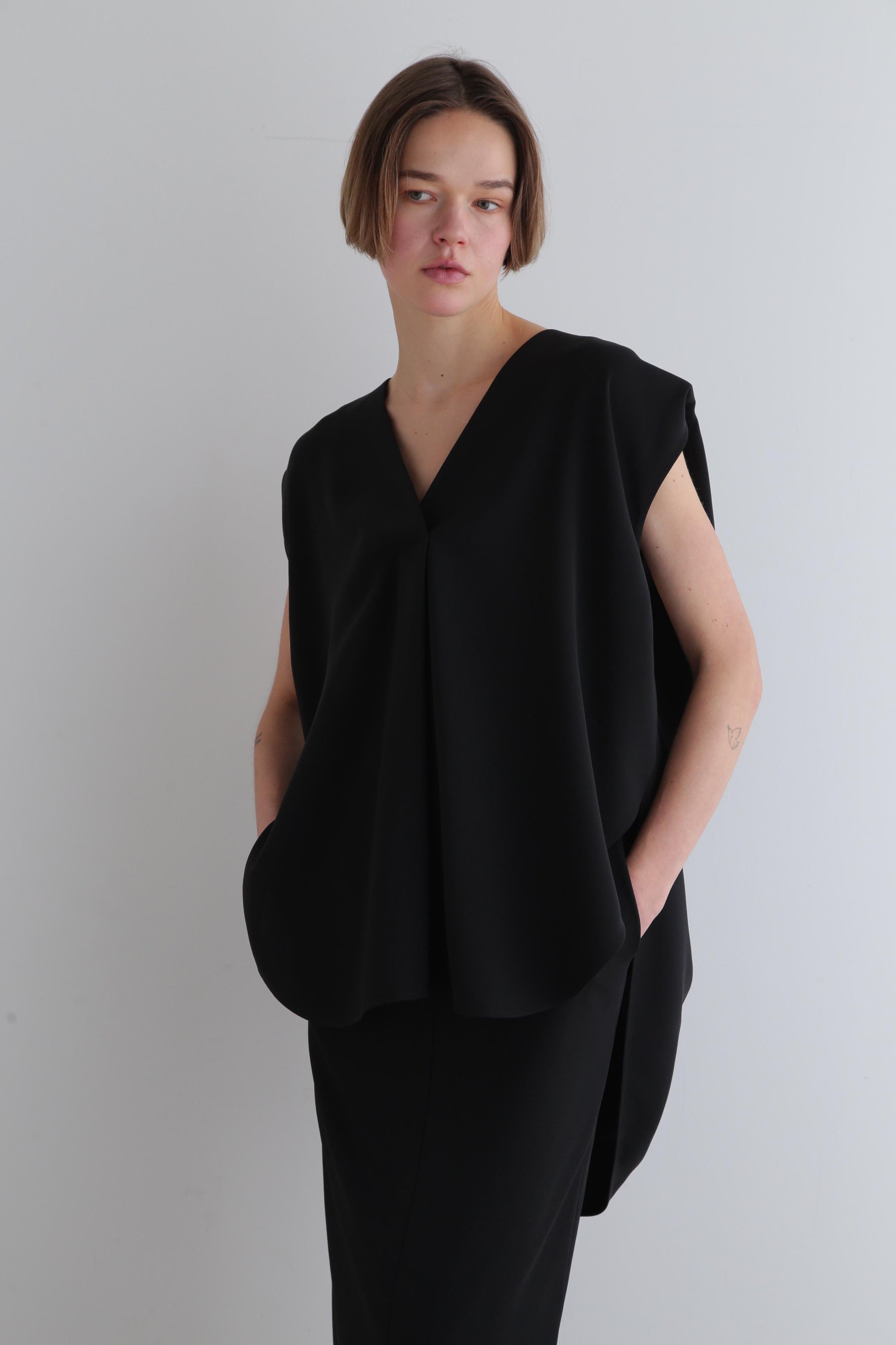 【ル フィル/LE PHIL】のバックツイストジレ 大人の最旬トレンドファッション＆コーディネート founy(ファウニー) 　ファッション　Fashion　レディースファッション　Fashion for Women　アウター　Coat / Outerwear Collection　レディースジャケット・軽アウター　Jackets　ジャケット　Jacket, Outerwear　スタンダード　Standard, Basic　ツイスト　Tweed, Tweed Fabric　ドレープ　Drape, Draping Fabric　 other-1|ID: prp329100004876066 ipo3291000000036369238