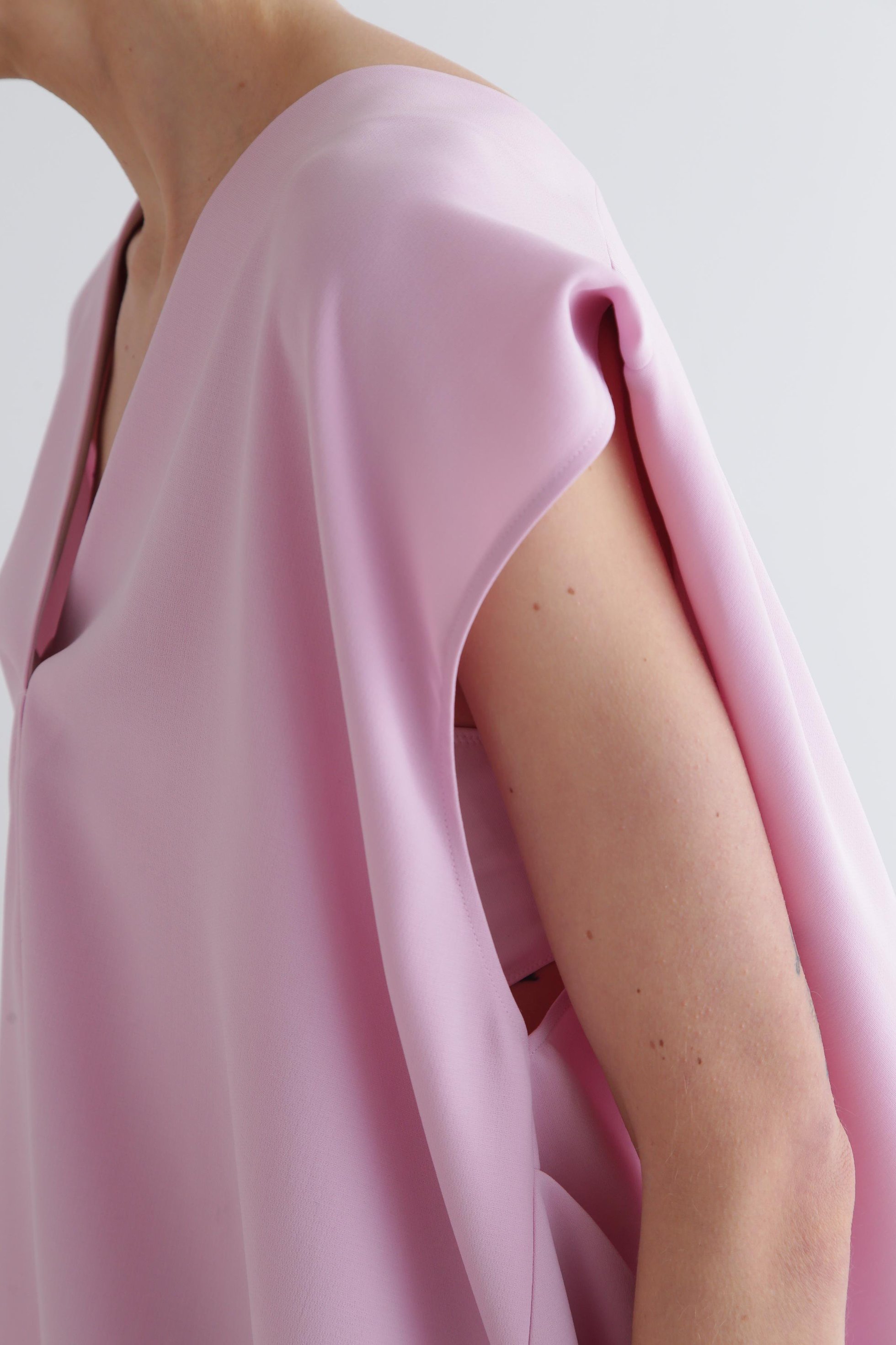 【ル フィル/LE PHIL】のバックツイストジレ 大人の最旬トレンドファッション＆コーディネート founy(ファウニー) 　ファッション　Fashion　レディースファッション　Fashion for Women　アウター　Coat / Outerwear Collection　レディースジャケット・軽アウター　Jackets　ジャケット　Jacket, Outerwear　スタンダード　Standard, Basic　ツイスト　Tweed, Tweed Fabric　ドレープ　Drape, Draping Fabric　other-6|ID: prp329100004876066 ipo3291000000036369252