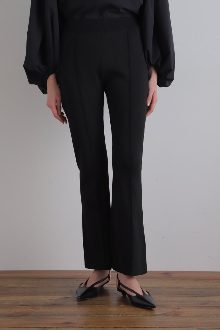 【ル フィル/LE PHIL】のダブルジャガードニットパンツ インテリア・キッズ・メンズ・レディースファッション・服の通販 founy(ファニー) https://founy.com/ ファッション Fashion レディースファッション Fashion for Women パンツ Pants & Trousers おすすめ Recommended / Our Picks クロップド Cropped, Short Length スタンダード Standard, Basic セットアップ Set-Up, Coordinated Outfit センター Center, Center Line フレア Flare, Flared ポケット Pocket, Pocket Detail エレガント 上品 Elegant 新作・新入荷 New Arrivals / New In |ID: prp329100004876111 ipo3291000000036369474