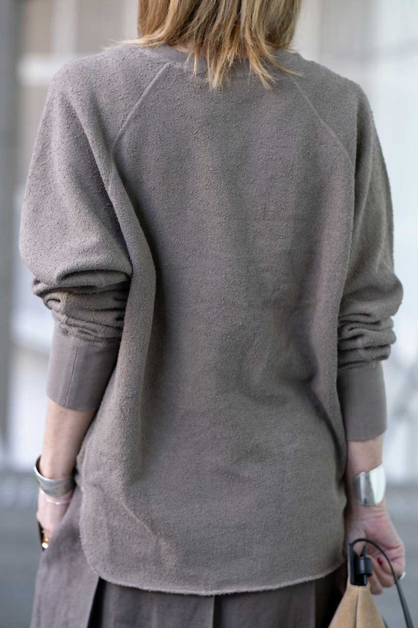 【ブリル/BRILL】の【raspail】ニュアンススウェット 人気、トレンドファッション・服の通販 founy(ファニー) 　ファッション　Fashion　レディースファッション　Fashion for Women　トップス・カットソー　Cut & Sew Tops　シャツ・ブラウス・オフィスカジュアル　Elegant Blouses & Button-Ups　レディースパーカー・カジュアルフーディー　Casual Hoodies & Sweatshirts　ロングTシャツ・Tシャツ　Longline T-Shirts & Tees　スウェット・クルーネックトップス　Sweatshirts & Crewnecks / Relaxed Fit Sweat Tops　カットソー・ベーシックTシャツ　Cut-and-Sewn Tops / Stretch Tees & Basics　コレクション　Collection, Seasonal Line　シンプル　Simple, Minimal　スウェット / スエット　Sweatshirt, Sweatwear　スリーブ　Sleeve, Long Sleeve / Short Sleeve　ベーシック　Basic, Essential　モダン　Modern, Contemporary　リラックス　Relax, Relaxed Fit　新作・新入荷　New Arrivals / New In　other-4|ID: prp329100004876532 ipo3291000000036373764