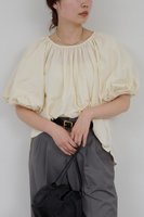【ガリャルダガランテ/GALLARDAGALANTE】のバルーンブラウス 人気、トレンドファッション・服の通販 founy(ファニー) ファッション Fashion レディースファッション Fashion for Women トップス・カットソー Cut & Sew Tops シャツ・ブラウス・オフィスカジュアル Elegant Blouses & Button-Ups イエロー Yellow ギャザー Gathered, Ruffled ショート Short, Short Length スリーブ Sleeve, Long Sleeve / Short Sleeve タイトスカート Pencil Skirt, Tight Skirt バルーン Balloon, Balloon Silhouette ワンショル One Shoulder, Asymmetrical ワーク Workwear, Utility Style 定番 Standard, Basic Item 新作・新入荷 New Arrivals / New In |ID:prp329100004876625