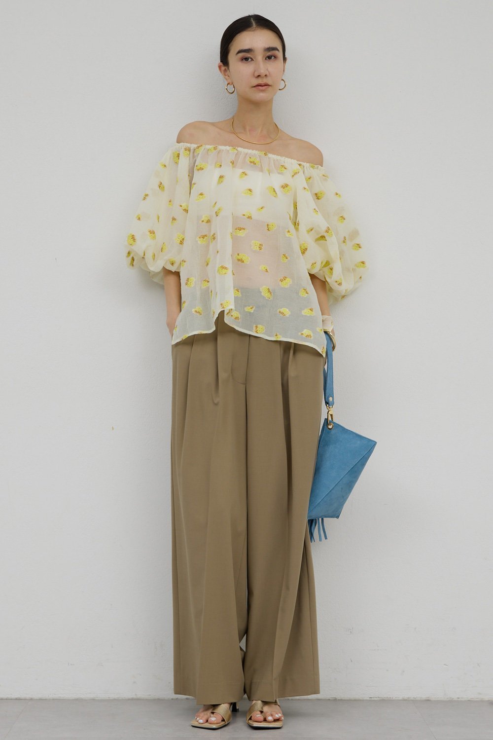 【ガリャルダガランテ/GALLARDAGALANTE】のバルーンブラウス 人気、トレンドファッション・服の通販 founy(ファニー) 　ファッション　Fashion　レディースファッション　Fashion for Women　トップス・カットソー　Cut & Sew Tops　シャツ・ブラウス・オフィスカジュアル　Elegant Blouses & Button-Ups　イエロー　Yellow　ギャザー　Gathered, Ruffled　ショート　Short, Short Length　スリーブ　Sleeve, Long Sleeve / Short Sleeve　タイトスカート　Pencil Skirt, Tight Skirt　バルーン　Balloon, Balloon Silhouette　ワンショル　One Shoulder, Asymmetrical　ワーク　Workwear, Utility Style　定番　Standard, Basic Item　新作・新入荷　New Arrivals / New In　other-2|ID: prp329100004876625 ipo3291000000036374453