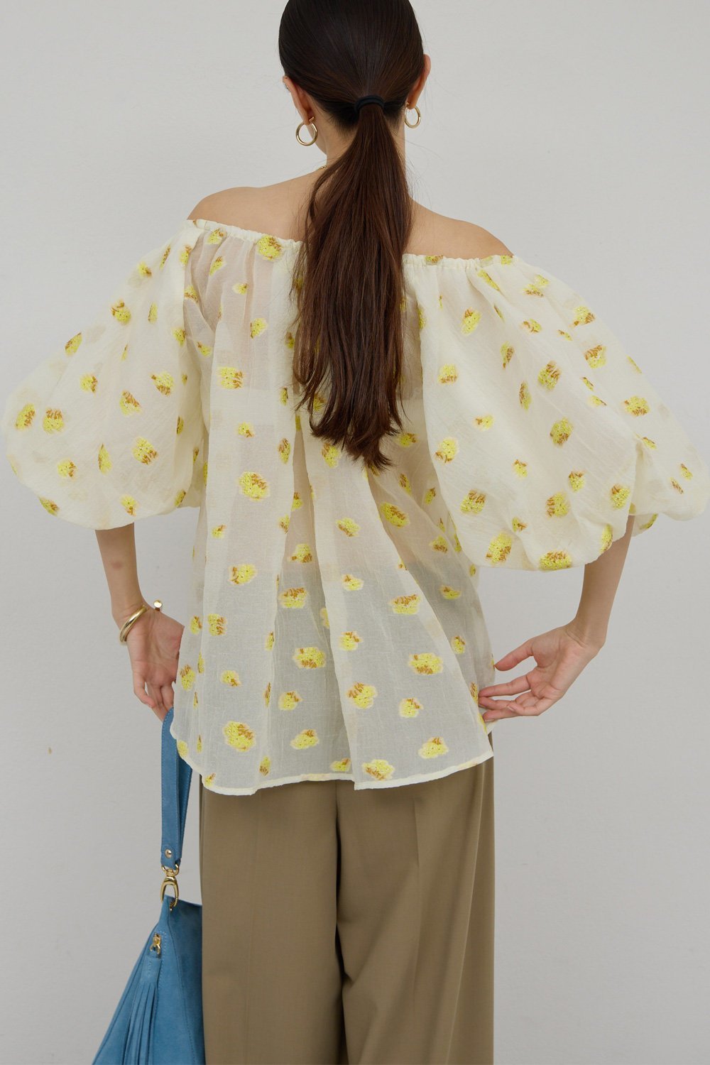 【ガリャルダガランテ/GALLARDAGALANTE】のバルーンブラウス 人気、トレンドファッション・服の通販 founy(ファニー) 　ファッション　Fashion　レディースファッション　Fashion for Women　トップス・カットソー　Cut & Sew Tops　シャツ・ブラウス・オフィスカジュアル　Elegant Blouses & Button-Ups　イエロー　Yellow　ギャザー　Gathered, Ruffled　ショート　Short, Short Length　スリーブ　Sleeve, Long Sleeve / Short Sleeve　タイトスカート　Pencil Skirt, Tight Skirt　バルーン　Balloon, Balloon Silhouette　ワンショル　One Shoulder, Asymmetrical　ワーク　Workwear, Utility Style　定番　Standard, Basic Item　新作・新入荷　New Arrivals / New In　other-8|ID: prp329100004876625 ipo3291000000036374465